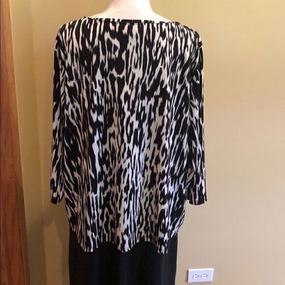 Calvin Klein Animal Zebra Print Key Hole Blouse Size 2X - Picture 4 of 7